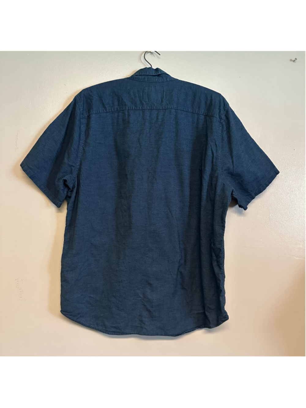 Hollister Casual Button Down Shirt Mens Size XL Blue Chambray - Picture 3 of 4